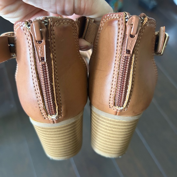 Strappy brown Gladiator Sandals - Picture 5 of 5